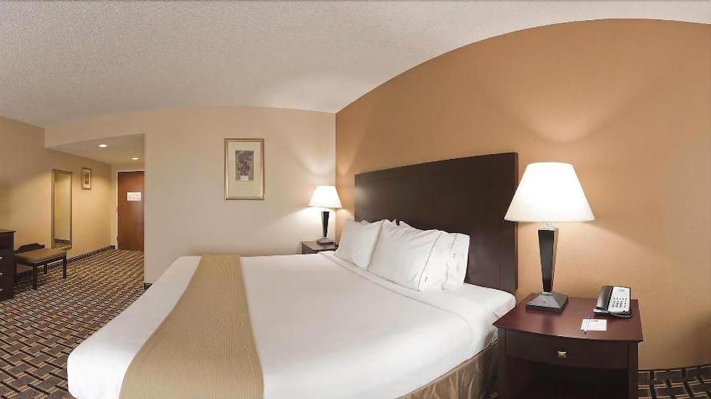 Holiday Inn Express Pembroke By Ihg Esterno foto