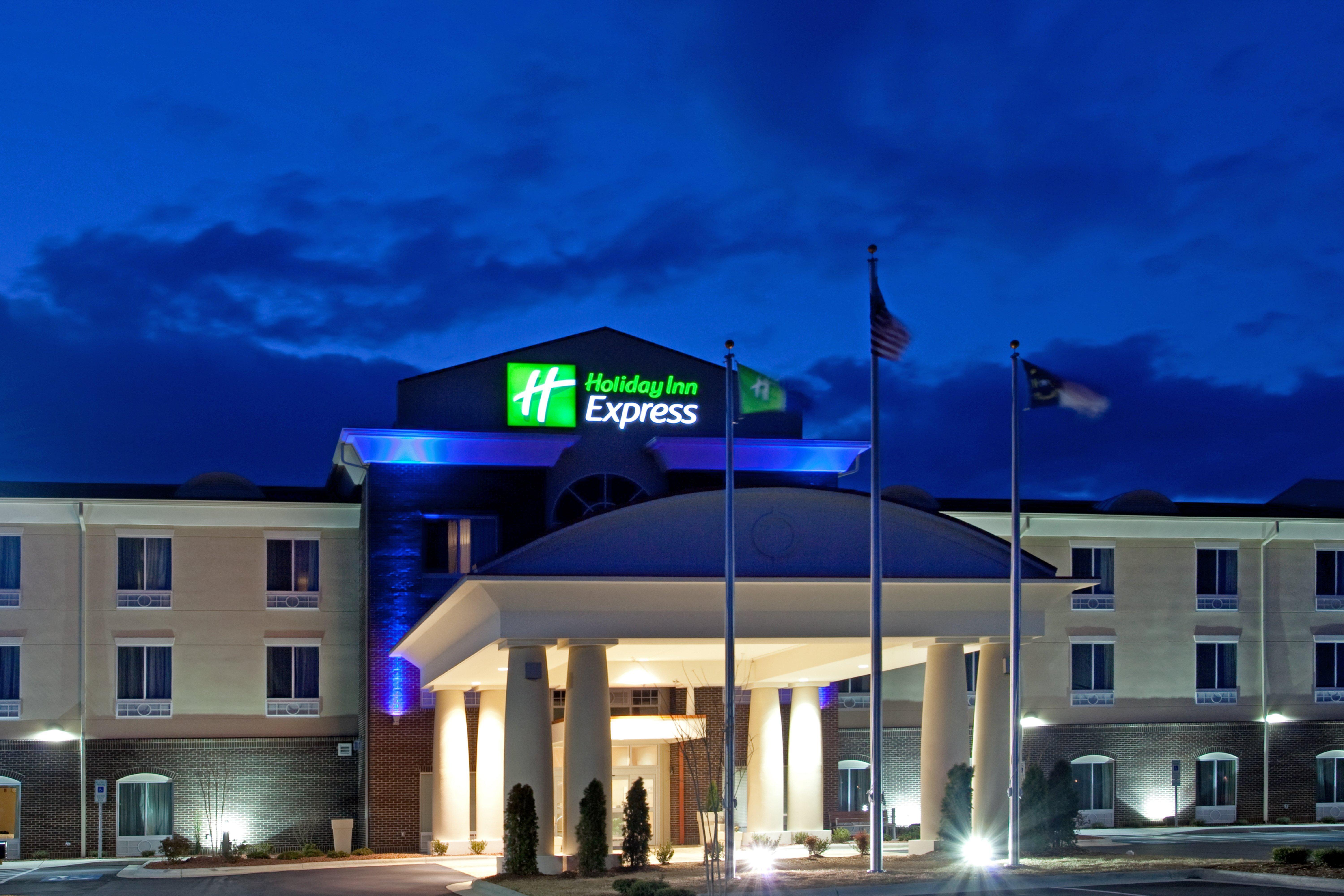 Holiday Inn Express Pembroke By Ihg Esterno foto