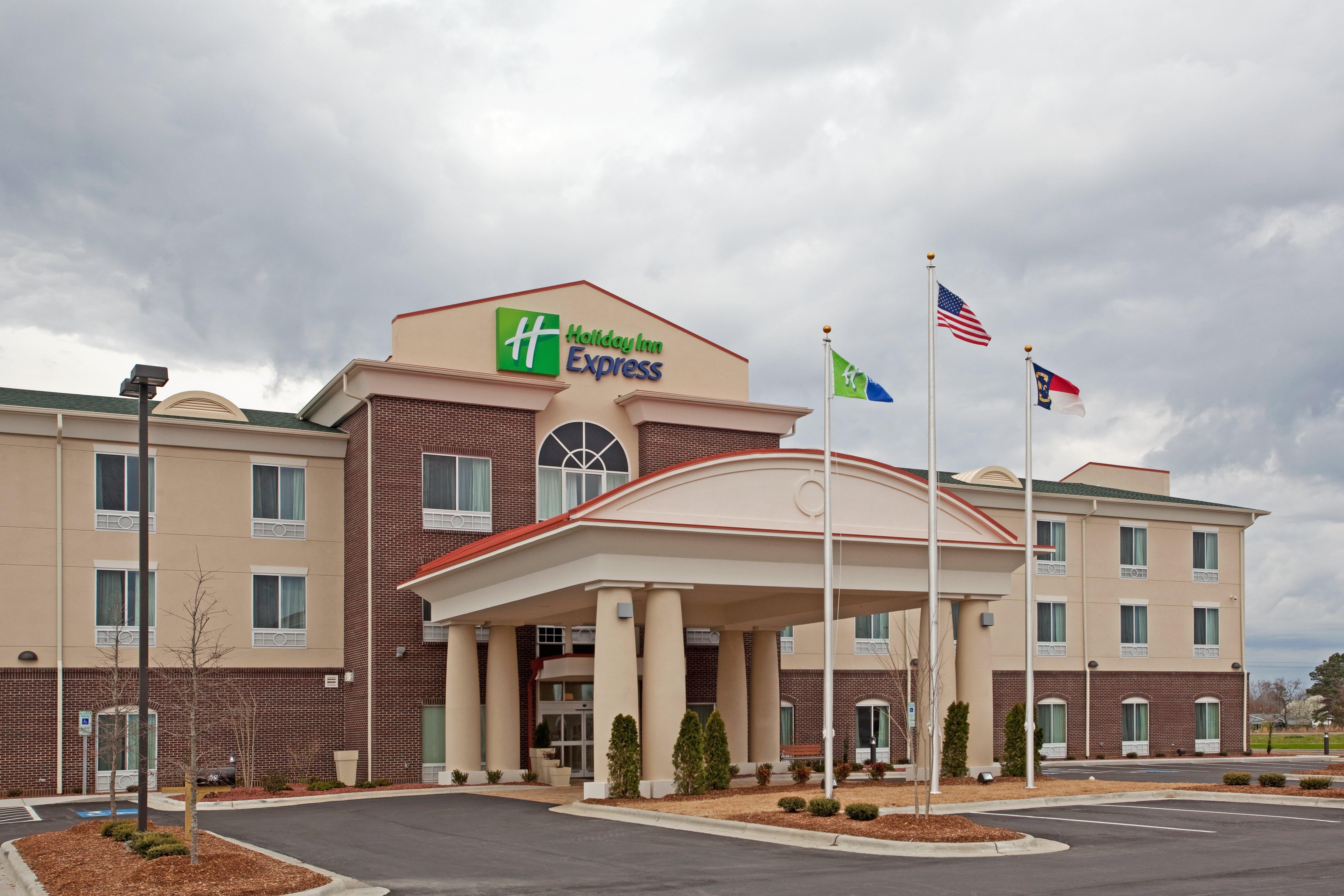 Holiday Inn Express Pembroke By Ihg Esterno foto