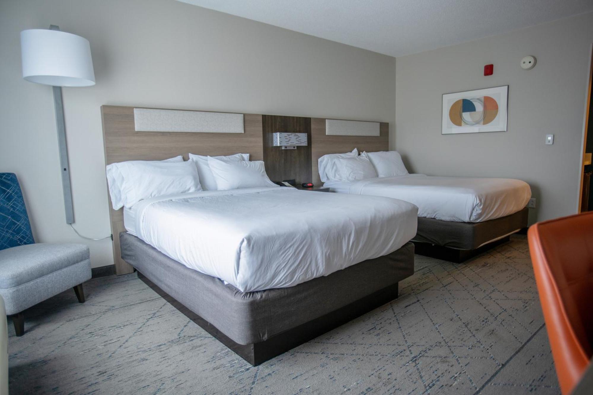 Holiday Inn Express Pembroke By Ihg Esterno foto