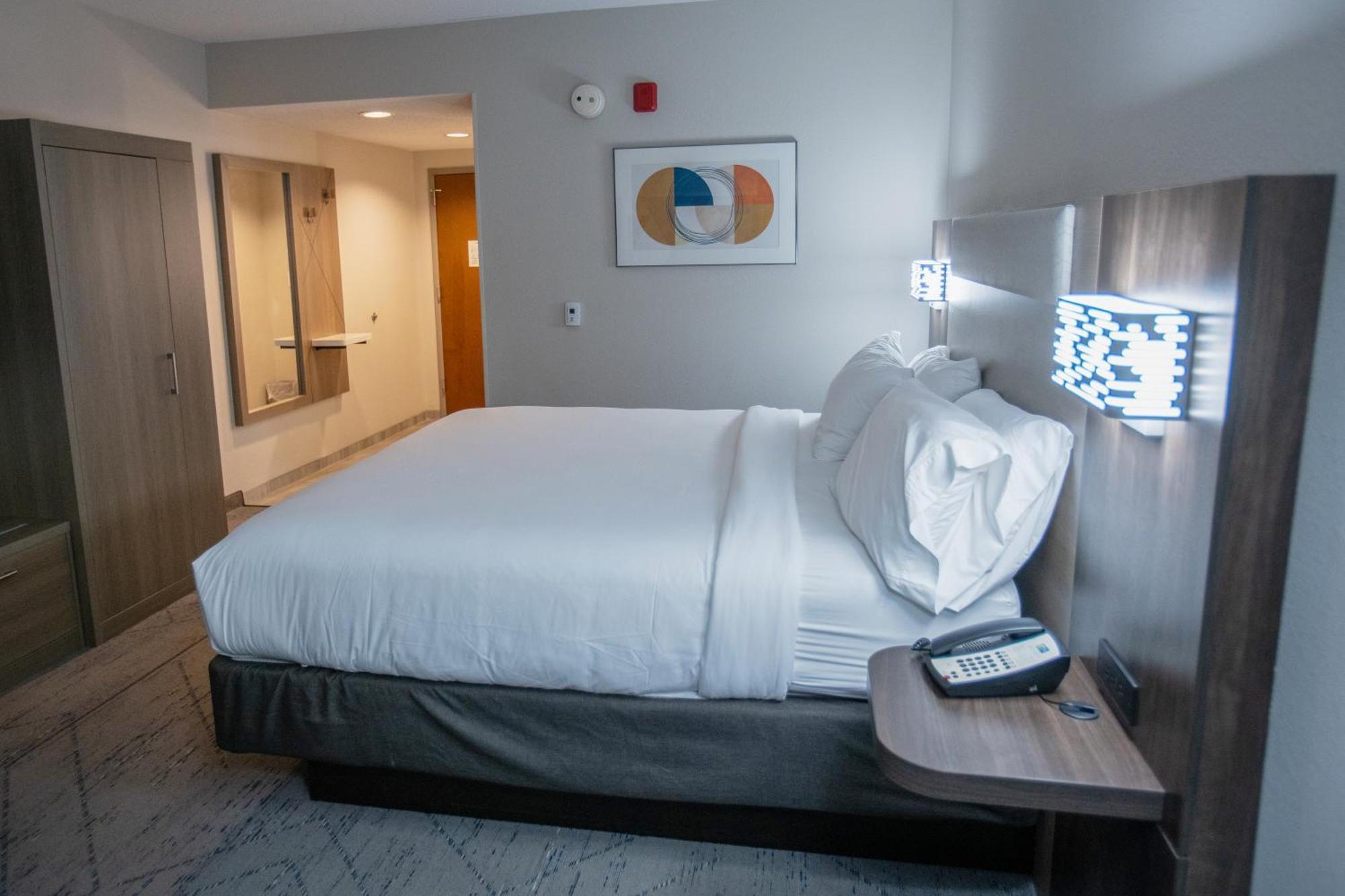 Holiday Inn Express Pembroke By Ihg Esterno foto