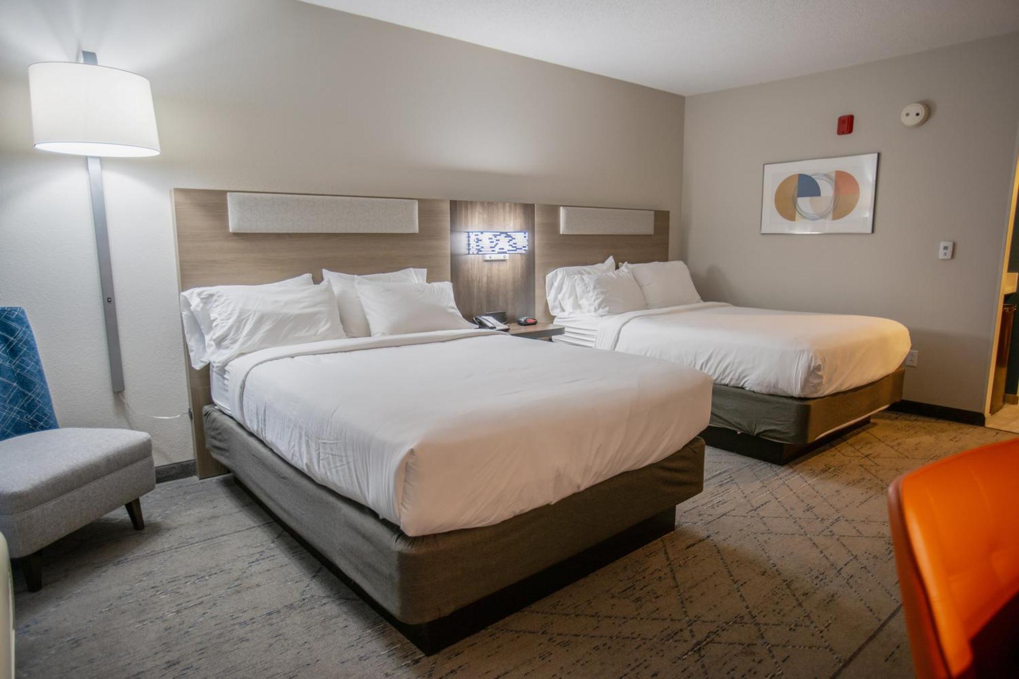 Holiday Inn Express Pembroke By Ihg Esterno foto