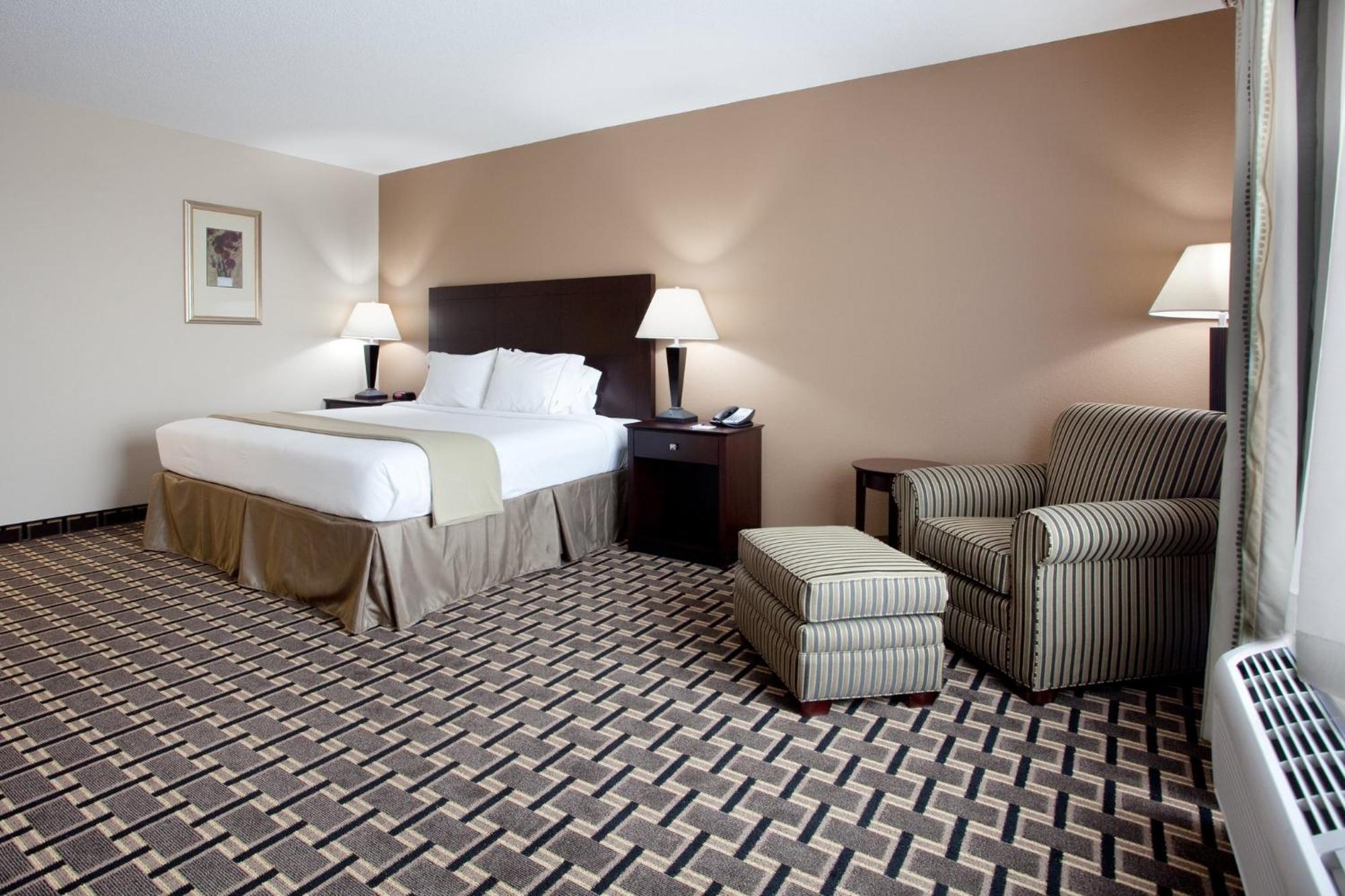 Holiday Inn Express Pembroke By Ihg Esterno foto