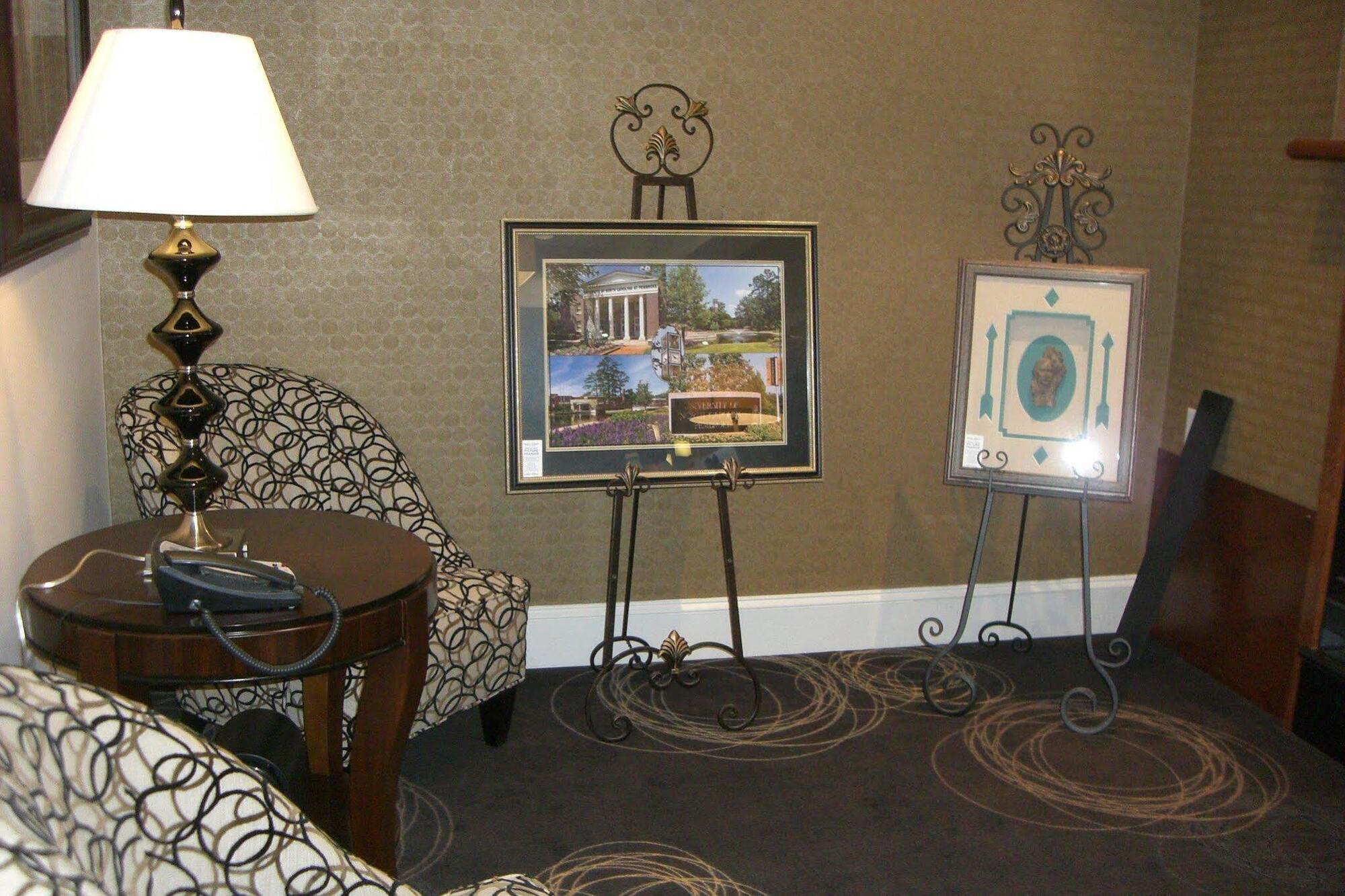 Holiday Inn Express Pembroke By Ihg Esterno foto